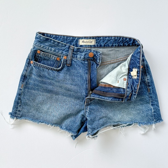 Madewell Relaxed Fit Denim Shorts Size 25 Cut Off Frayed Hem - Picture 2 of 6